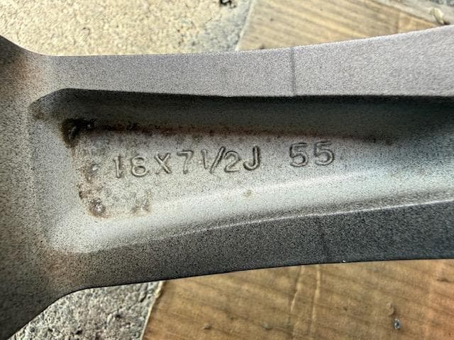 専用。E52 エルグランド 純正 スタッドレスセット 225/55R18