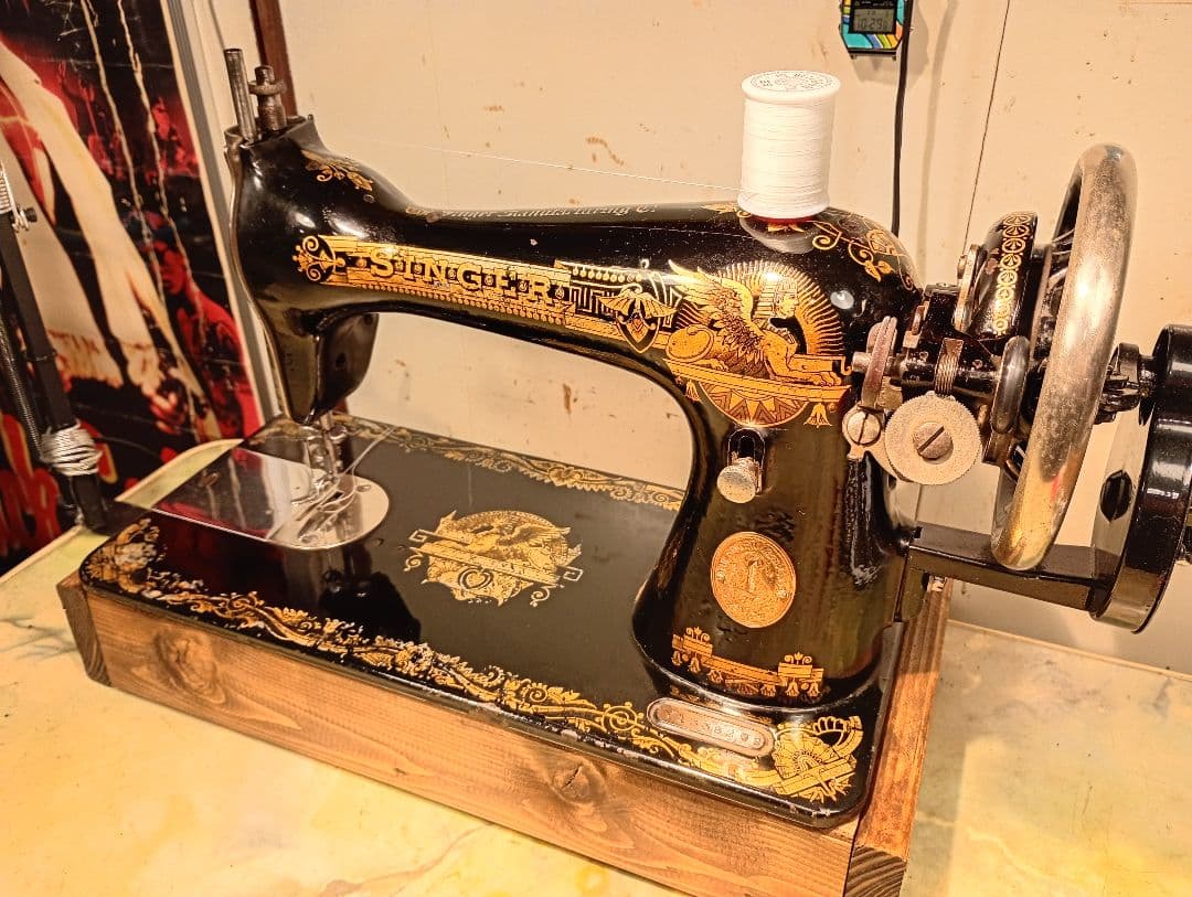 縫うためのアンティークミシン　シンガー　スフィンクス　手回しハンドル