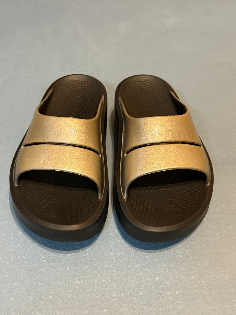 OOFOS ウーフォス　ウーメガ　ラテEU38