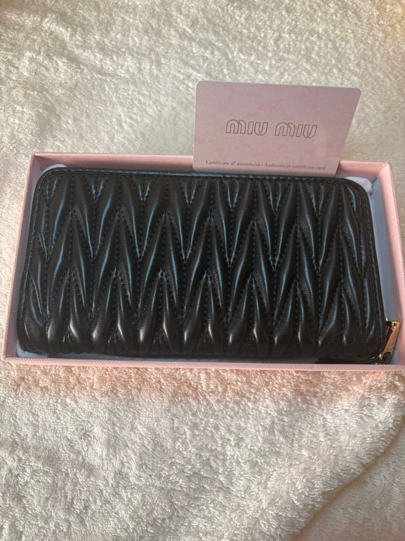 MIU MIU キルティング長財布 ブラック