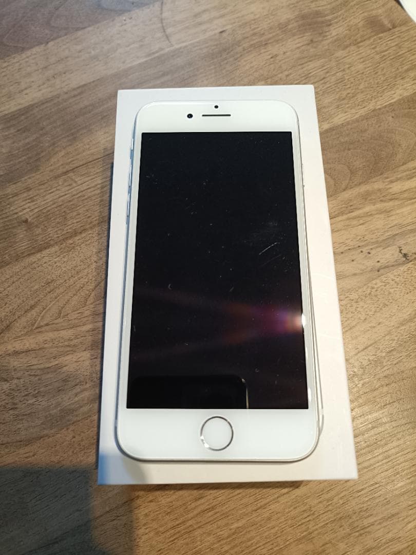 Apple iPhone 8 64GB ホワイト 本体