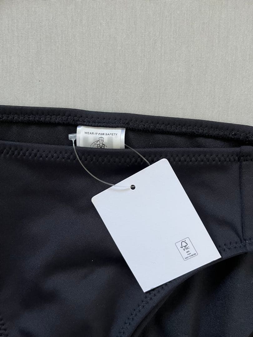 新品　ヘリーハンセン UVカット 水着 ブラトップL＆ビキニ ショーツM 黒