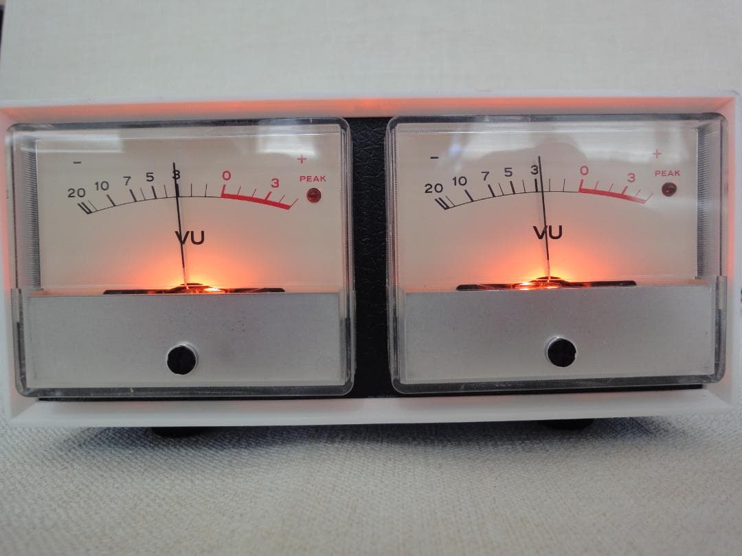 自作ステレオVUメーター191号機（TEACピーク表示付）