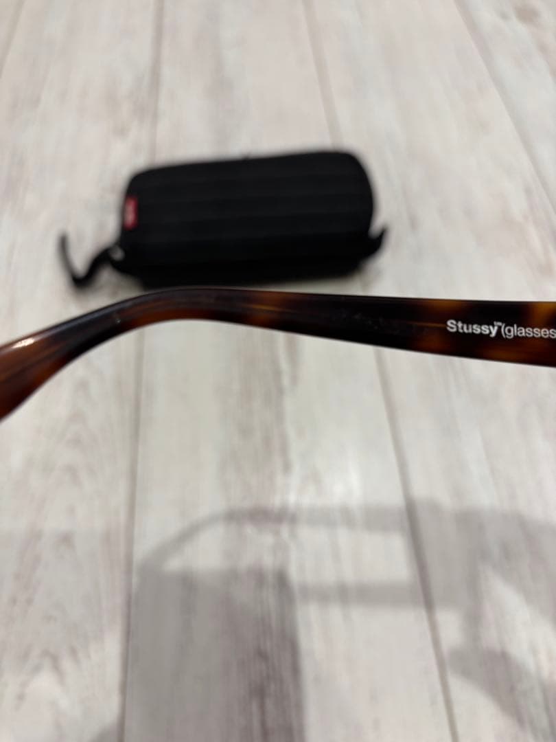 Stussy ブラウン サングラス ケース付き　Naomi