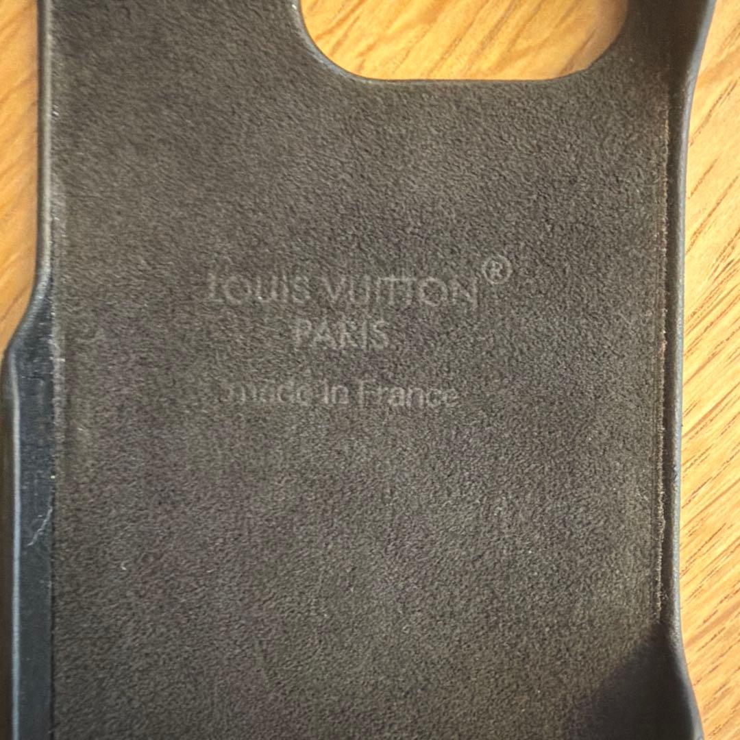 Louis Vuitton iPhone16PRO用レザーケース ブラック