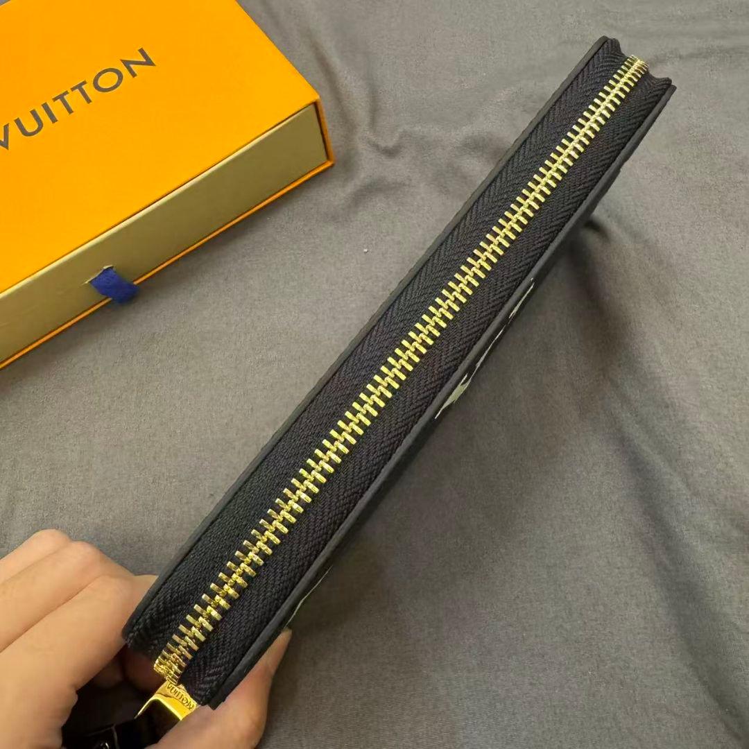 早い者勝ち！ ジッピーウォレット ラウンドファスナー長財布 黒