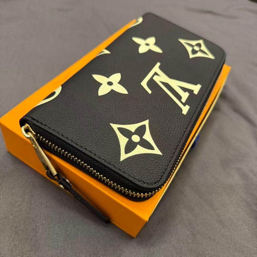 早い者勝ち！ ジッピーウォレット ラウンドファスナー長財布 黒