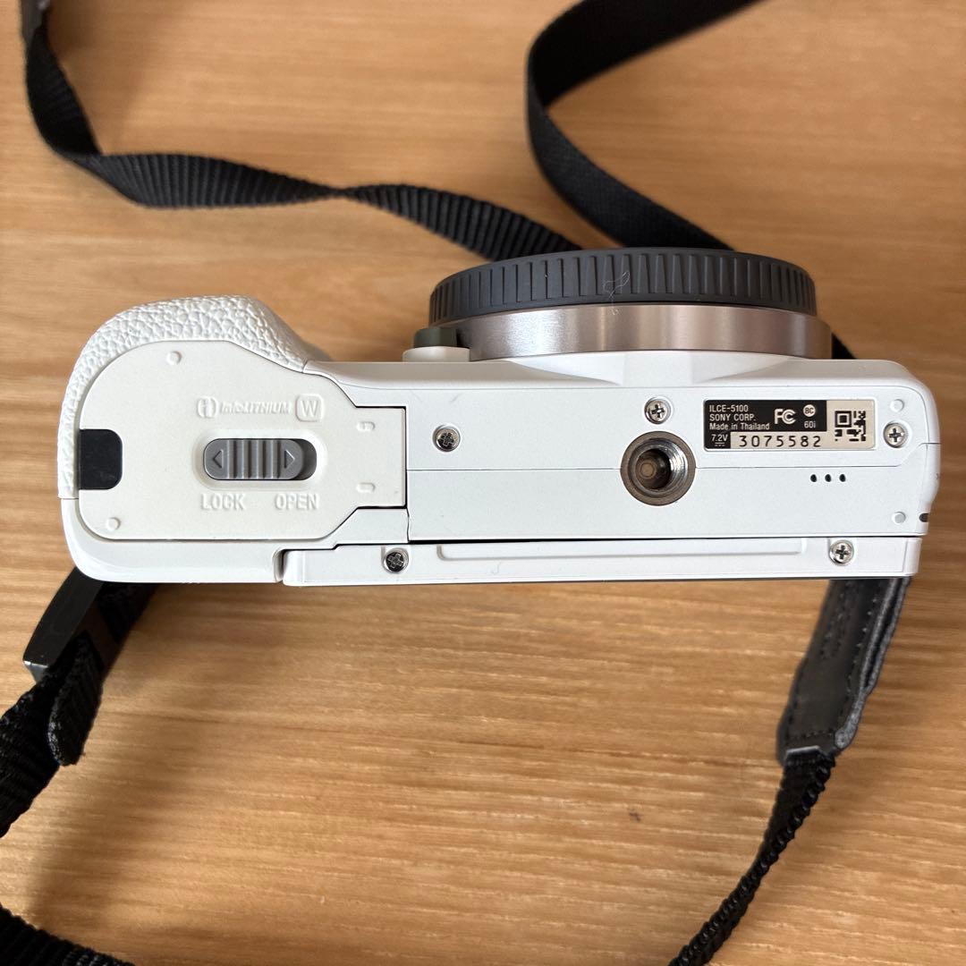 SONY α5100 ミラーレス一眼 本体と付属品