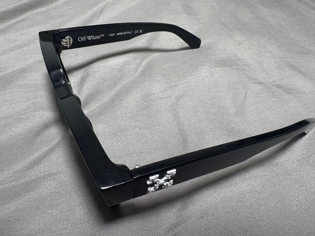 Off-White™ ブラック サングラス