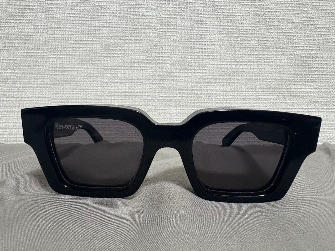 Off-White™ ブラック サングラス