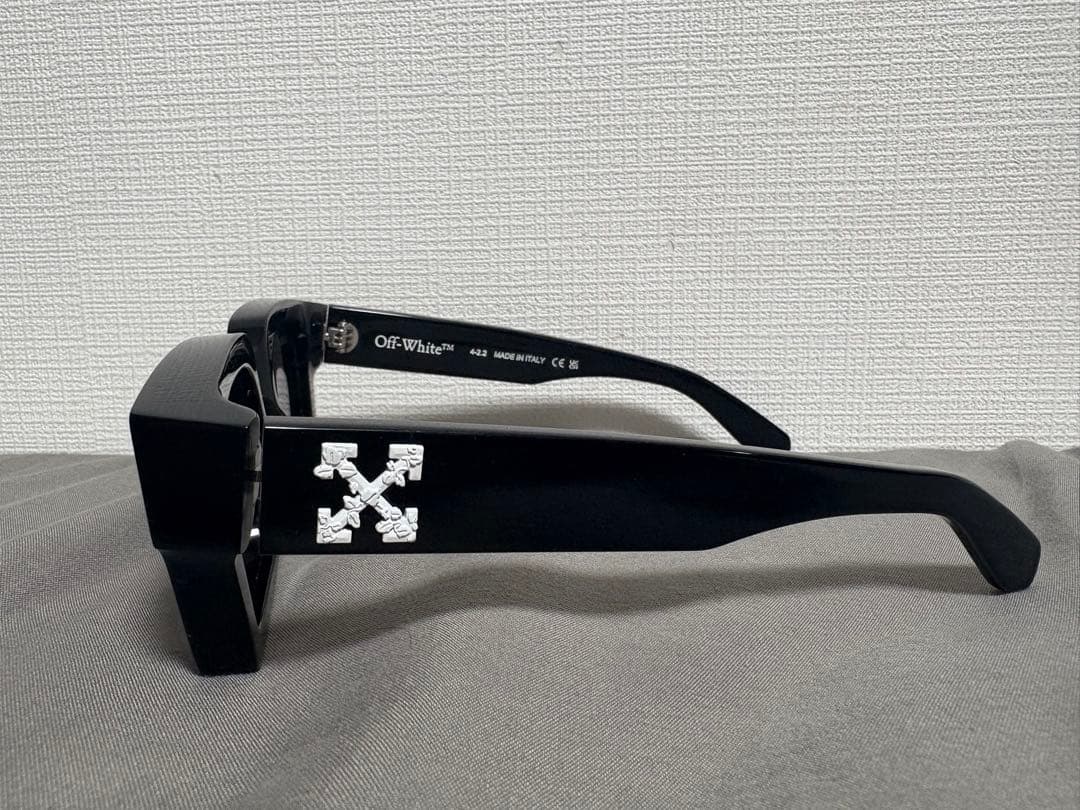 Off-White™ ブラック サングラス