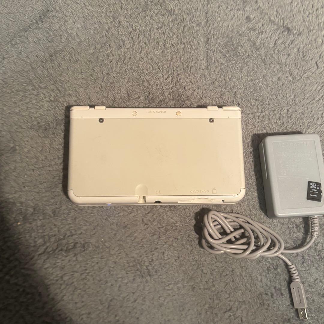 New Nintendo 3DS ホワイト 動作良好 SDカード 充電器 付属