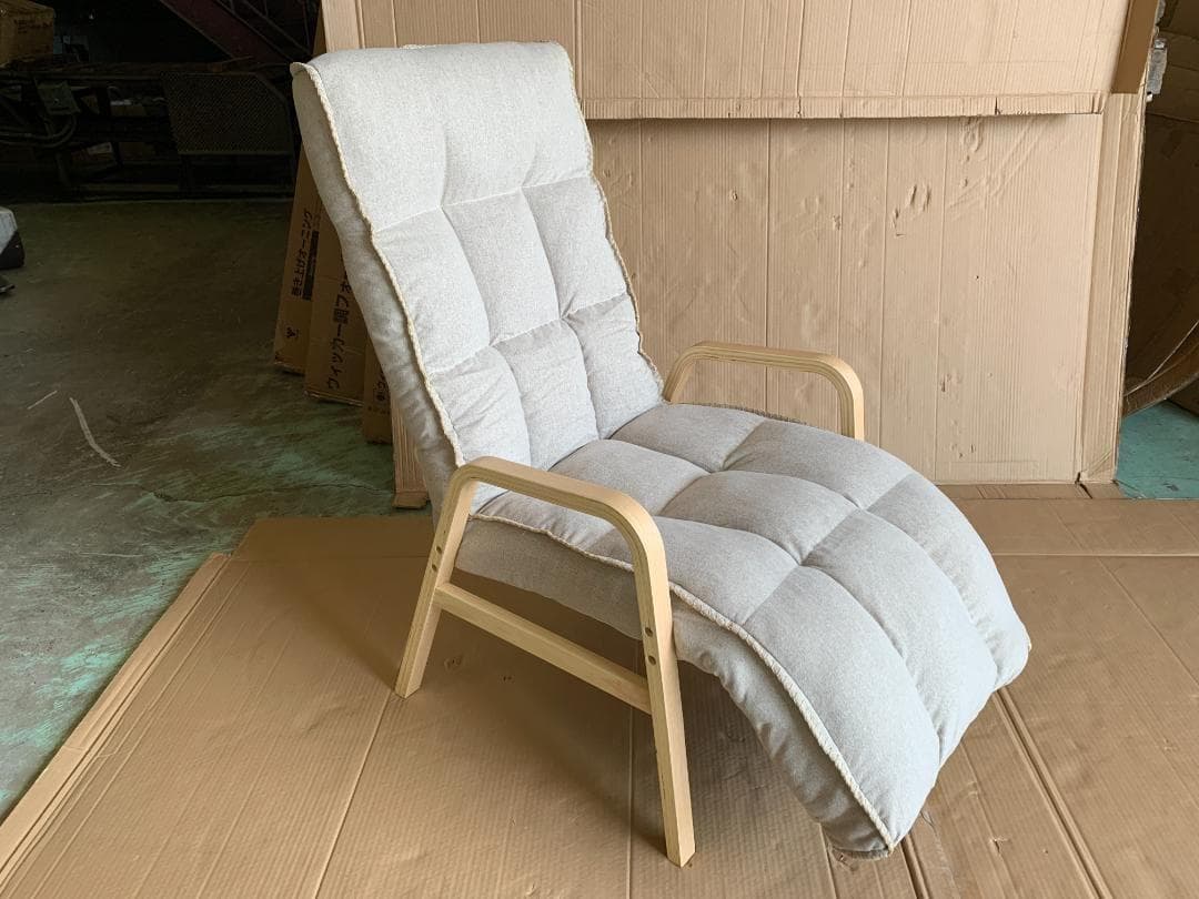 肌ざわりの良いオットマン付きリビングチェアベージュWHG-580T(SBE)