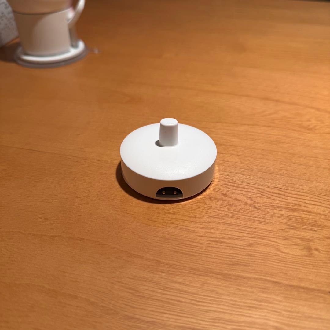 ブラウンオーラルBジーニアスエッスク　電動歯ブラシ　スマホ連動可　ポーチ付き