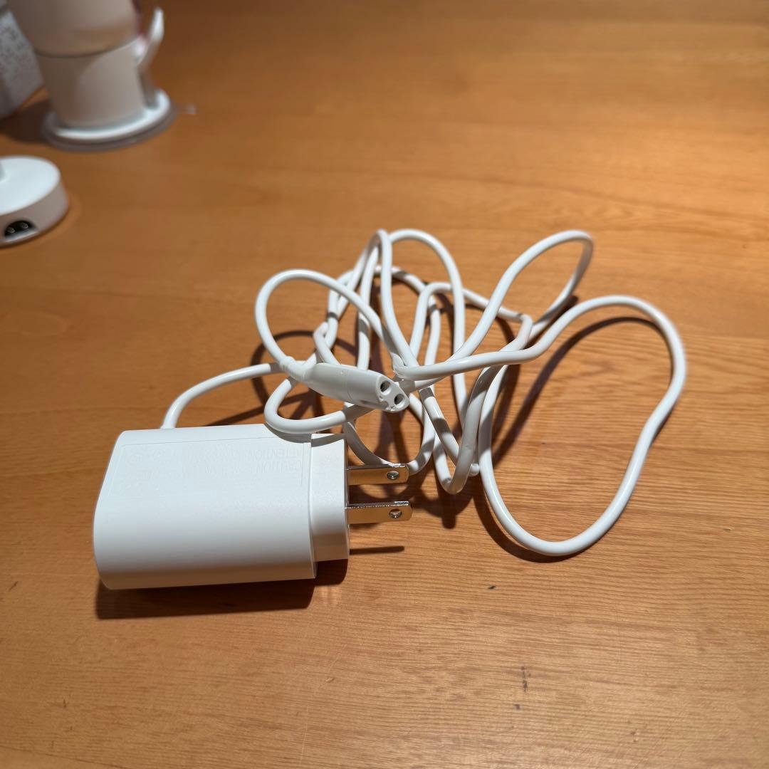 ブラウンオーラルBジーニアスエッスク　電動歯ブラシ　スマホ連動可　ポーチ付き