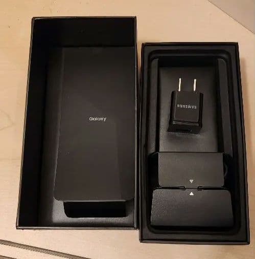 カ*ド様 箱、付属品付き　SIMフリー　Samsung Galaxy S20