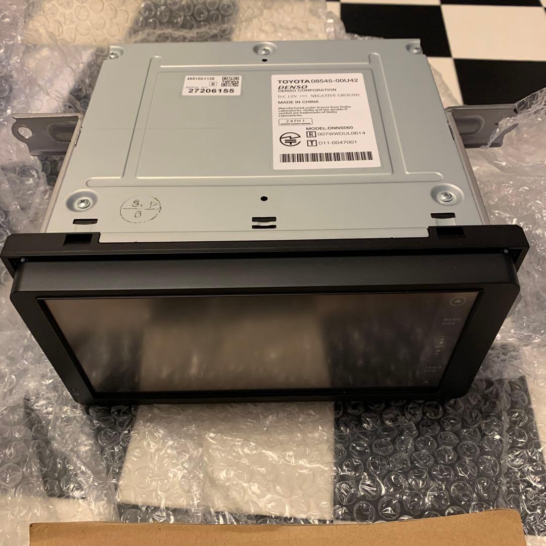 トヨタ純正ナビ7インチ　voxy 70