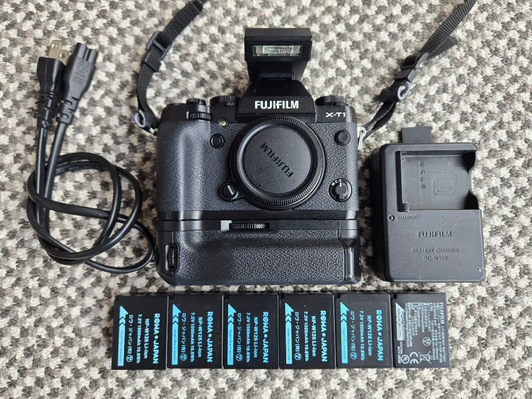 FUJIFILM X-T1 ミラーレス一眼　縦位置グリップ F VG-XT1