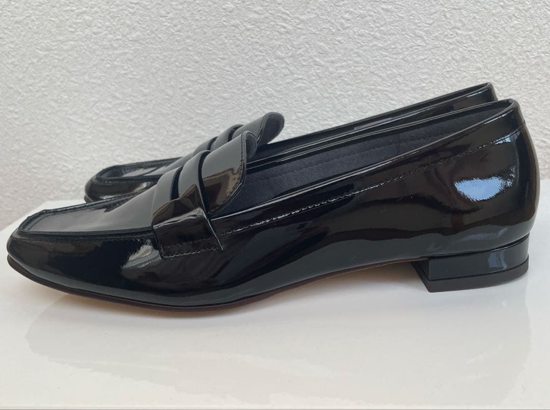 【新品】DIANA ダイアナ エナメル フラットシューズ ローファー 24.5