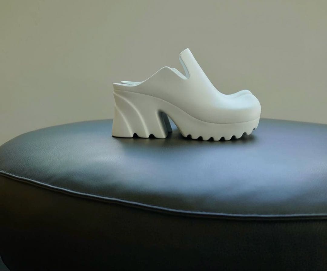 【期間限定】Bottega Veneta ホワイト クロッグサンダル