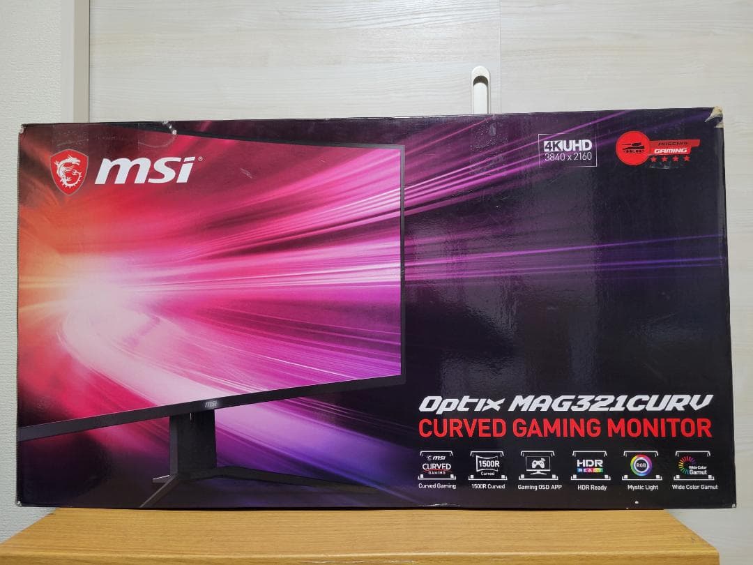 MSI Optix MAG321CURV 31.5インチ4K湾曲ゲーミングモニタ