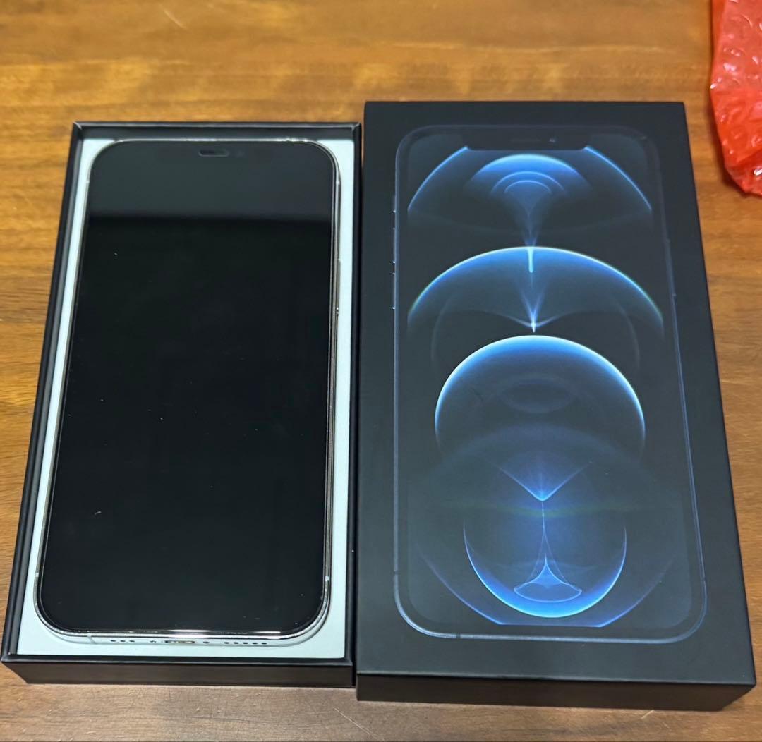 SIMフリー　Apple iPhone 12 シルバー 本体 箱付き