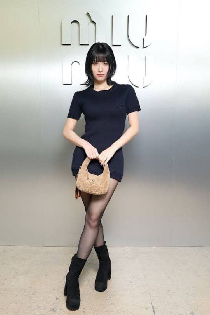 TWICEモモ着用　miumiu ワンピース