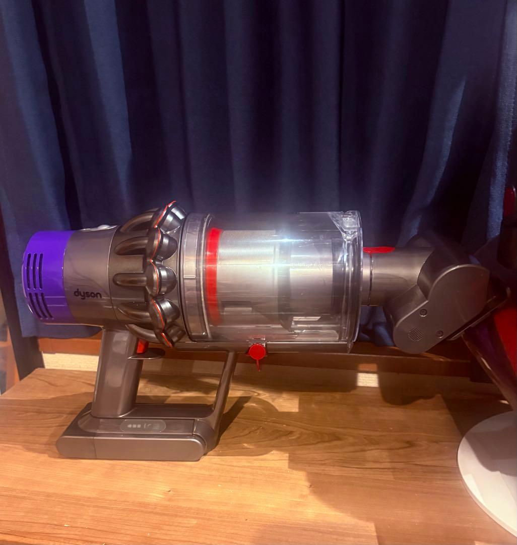 【美品】DysonV10 fluffy SV12 フロアドック　新品ツール多数