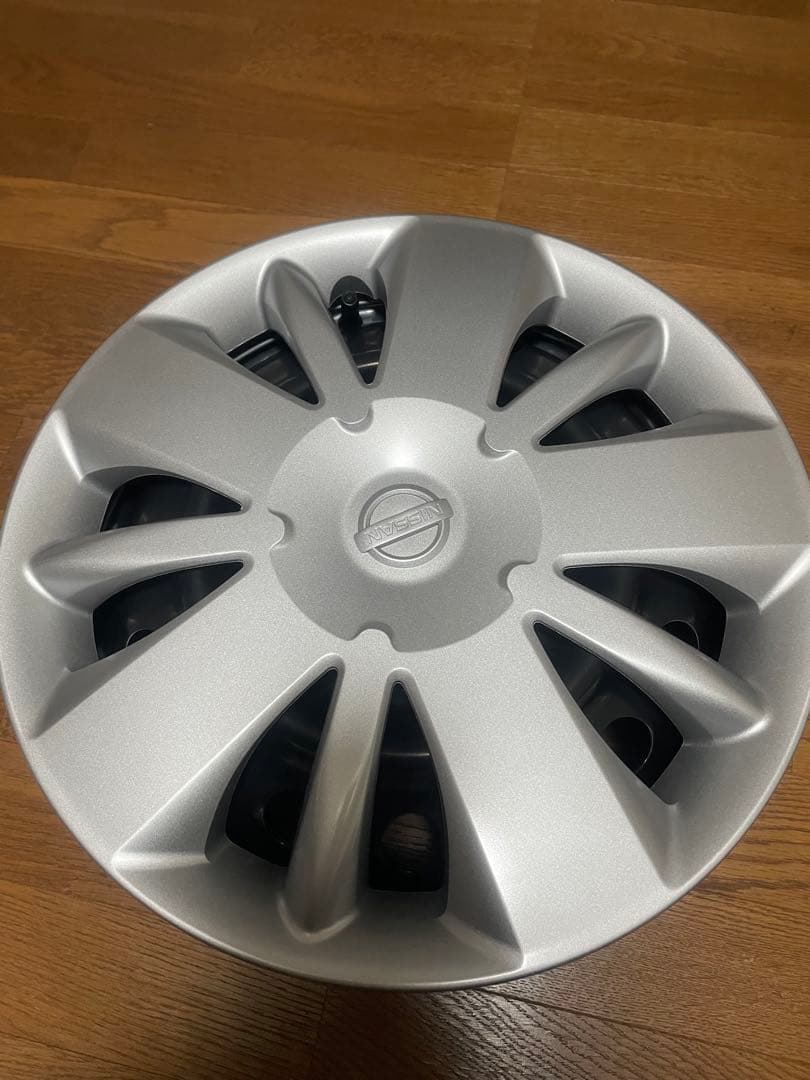 14インチ ホイール４本セット　ホイールキャップ付き