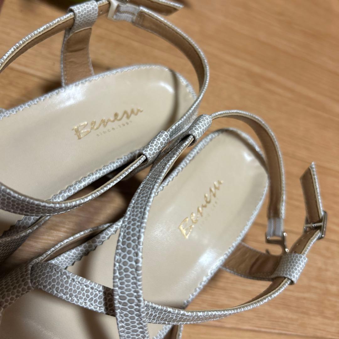 ベネシュ サンダル ２４㎝