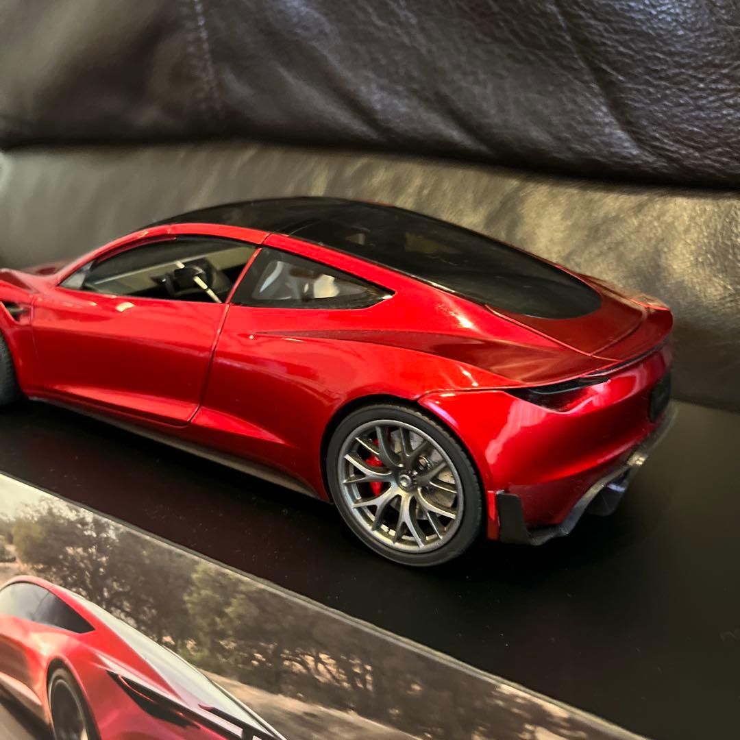 パ*□様 【レア売り切れ品】テスラ　ロードスター 1:18スケール　オフィシャル