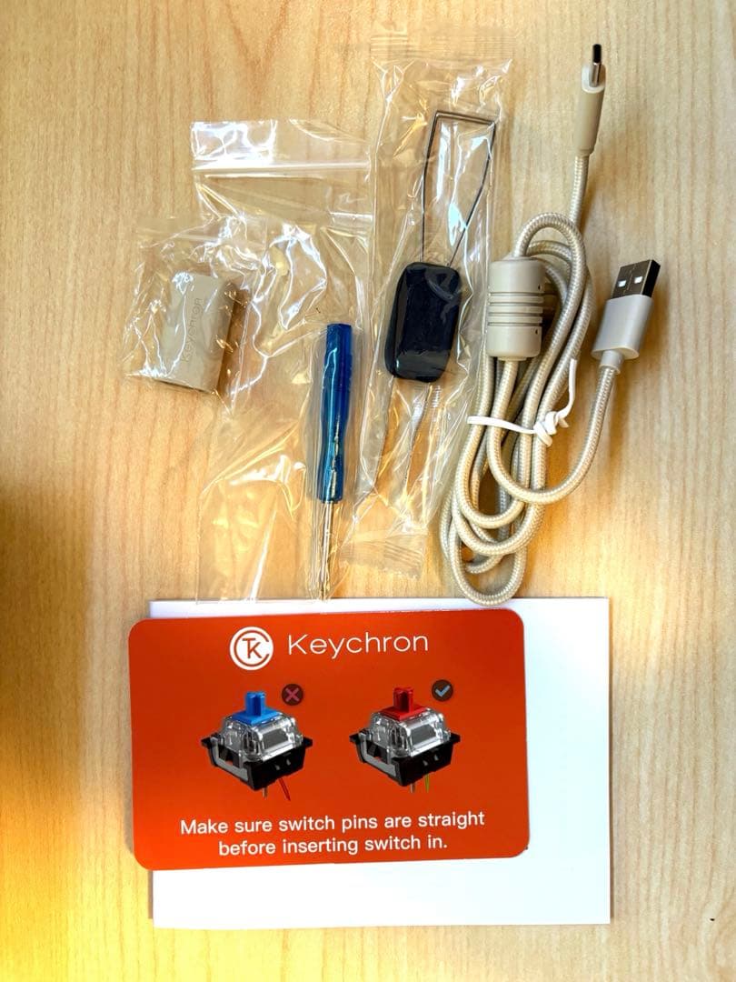 Keychron K0 MAX 静音赤軸 テンキー レトロホワイト サイレント