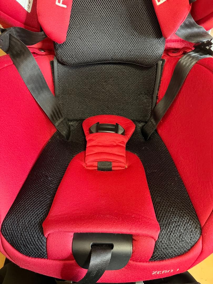 RECAROレカロ　ゼロワン　車用チャイルドシート レッド　新生児対応