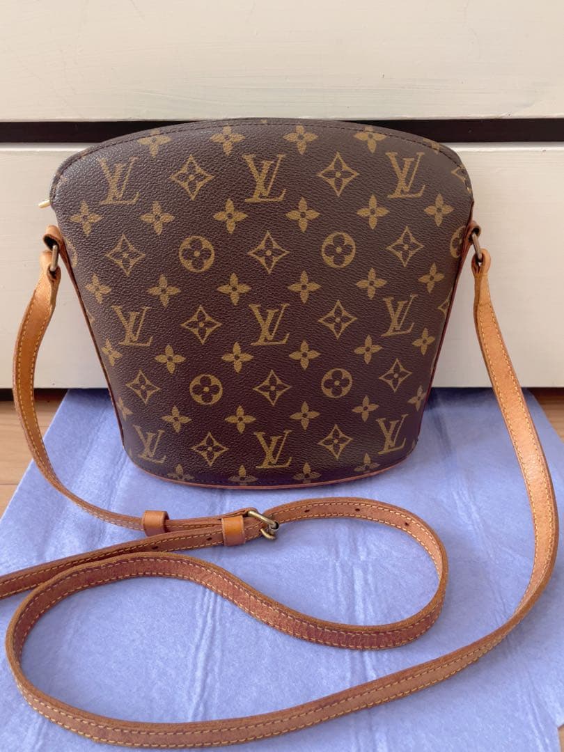 パンダ ページ Louis Vuitton モノグラム ショルダーバッグ