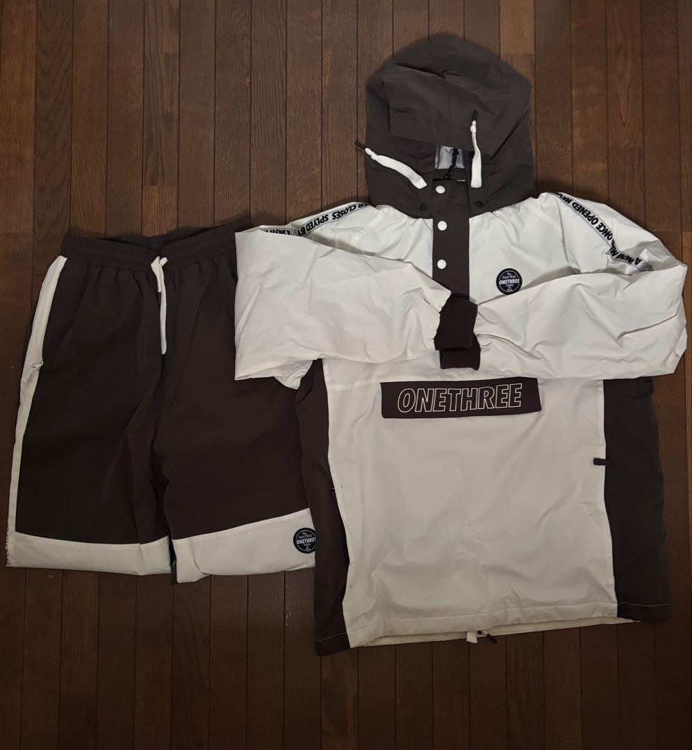 ONETHREE スノーボードウェア 上下セット（レディース）OTJ85101