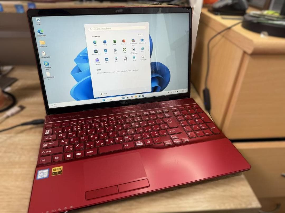 未使用品近い 富士通 第8世代i7 16GB SSD+HDD Office付き