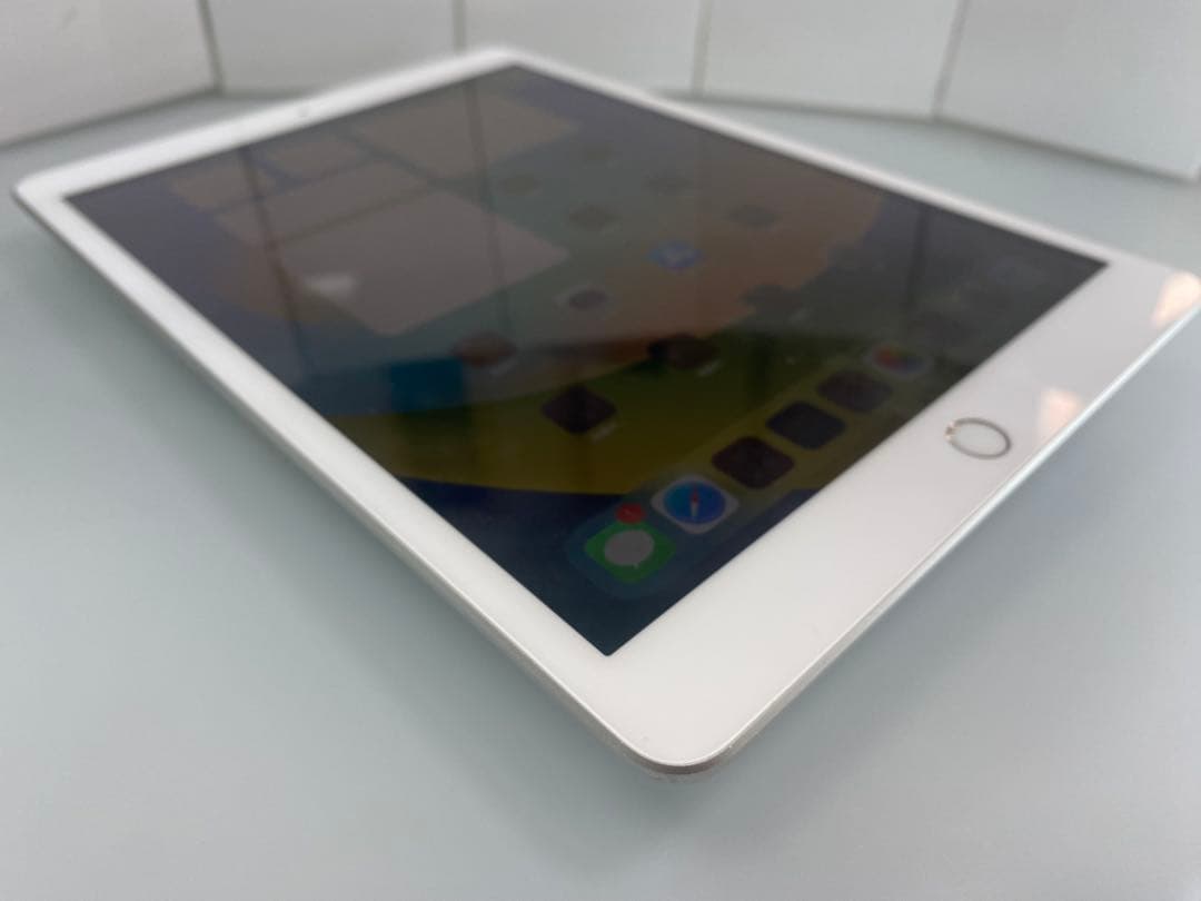 3*h様 iPad 第7世代　シルバー Cellular Model SIMフリ