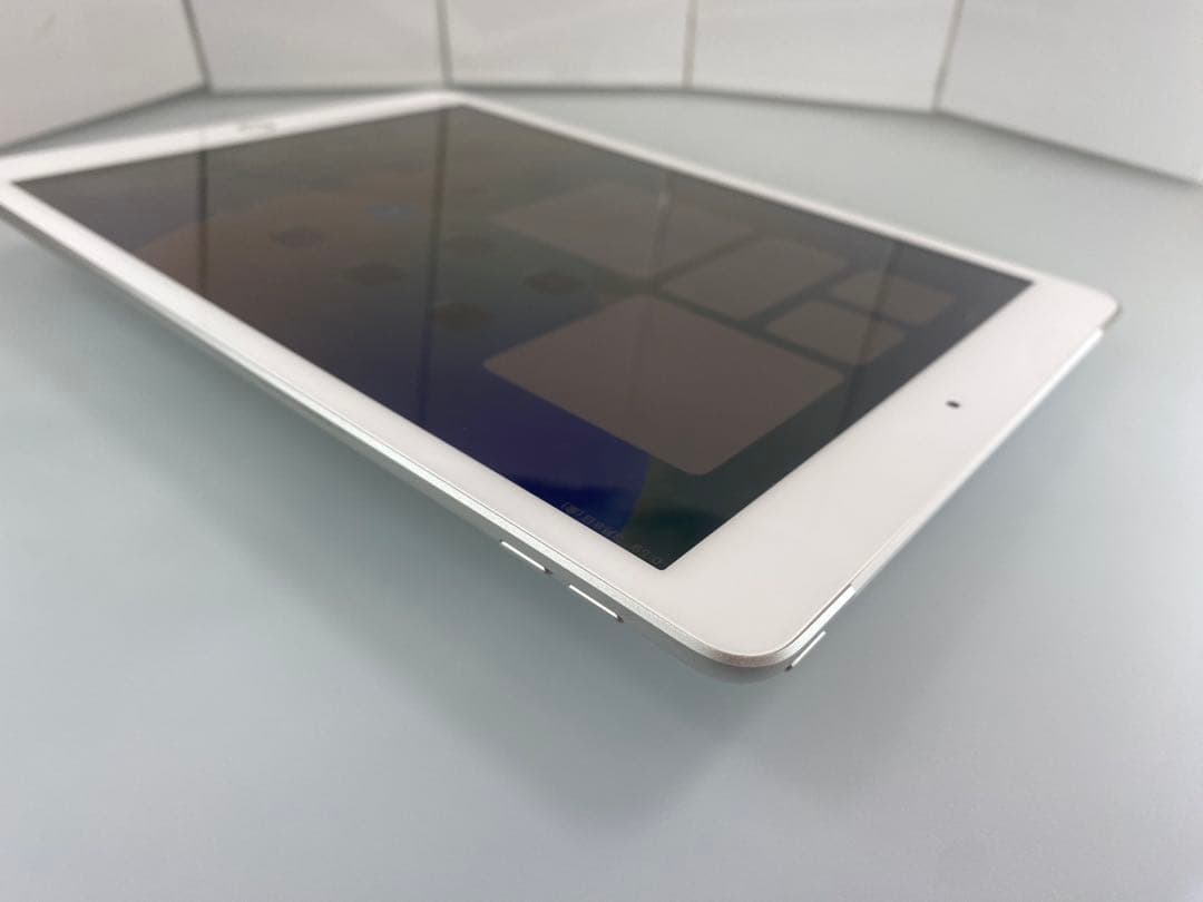 3*h様 iPad 第7世代　シルバー Cellular Model SIMフリ