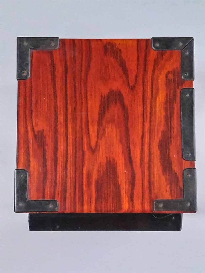 伝統的な仙台箪笥 アダチ工芸 製作所の工芸品