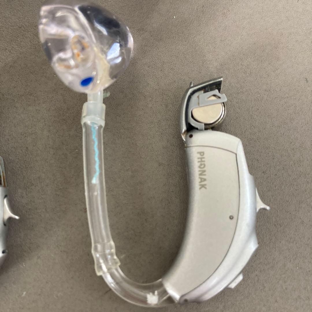 シ*ー様 【PHONAK】 補聴器 (両耳)■ケース付き■電池7個付き