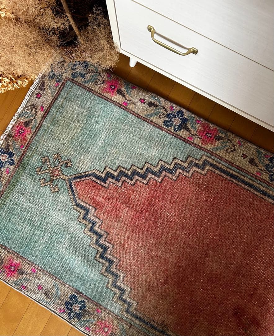 124×80 ミフラーブ　トルコ　ヴィンテージラグ　トルコラグ　ペールカラー