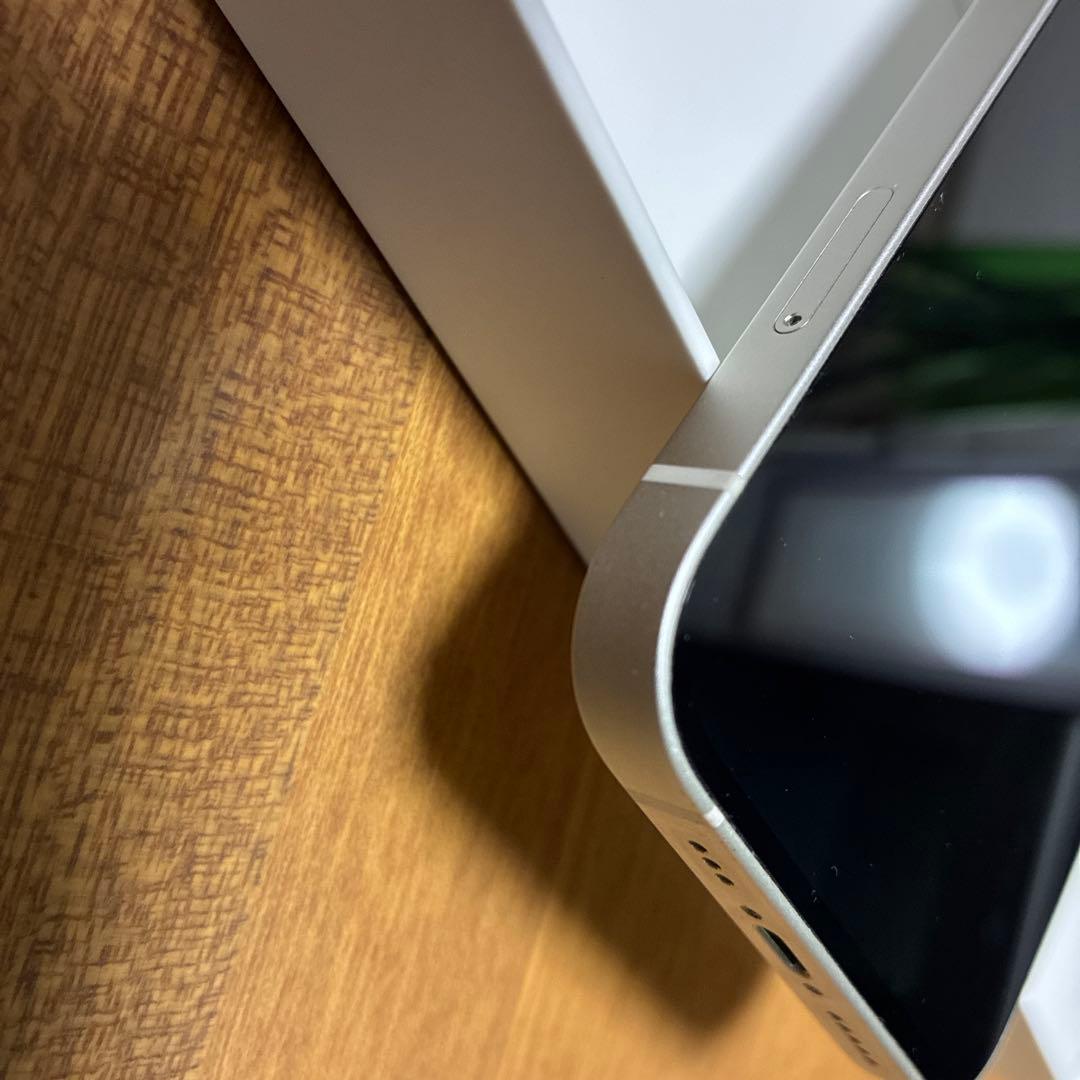 Apple iPhone 13 ホワイト 本体 充電ケーブル付