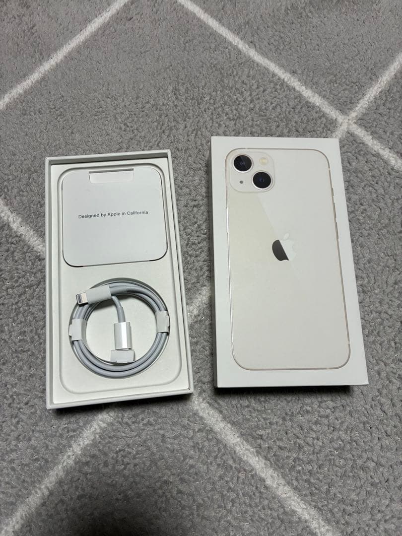 Apple iPhone 13 ホワイト 本体 充電ケーブル付