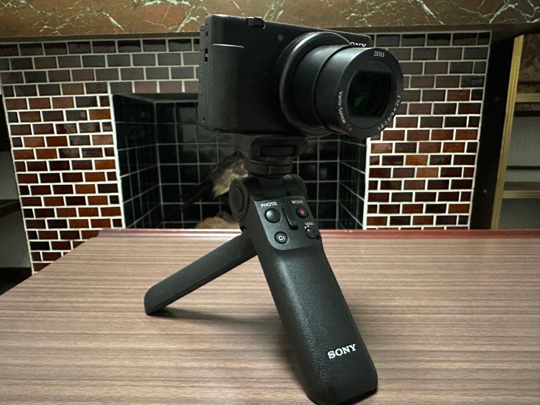 ☆美品☆ SONY VLOGCAM ZV-1本体+シューティンググリップ