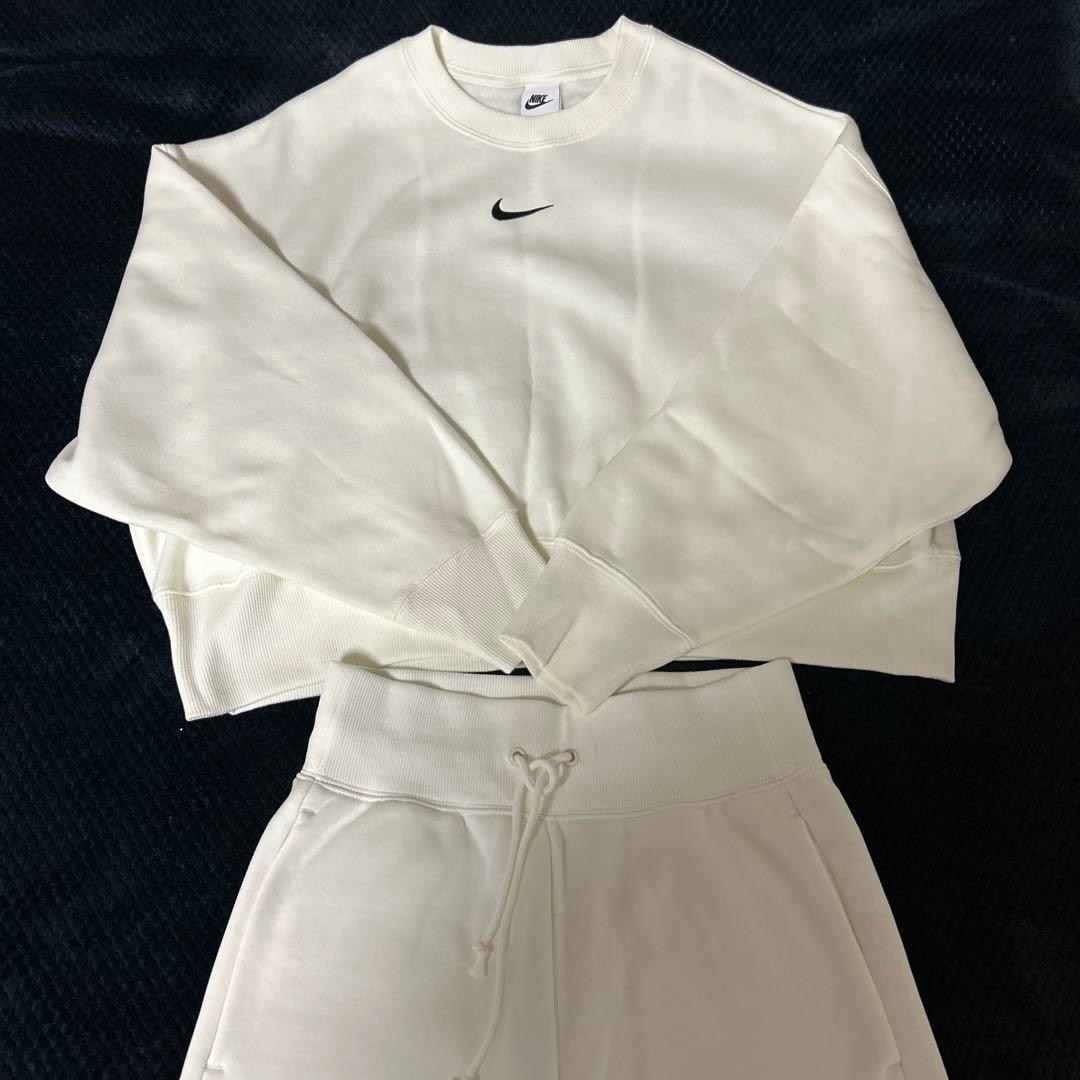 Nike ホワイト　トレーナー　パンツセット　裏起毛