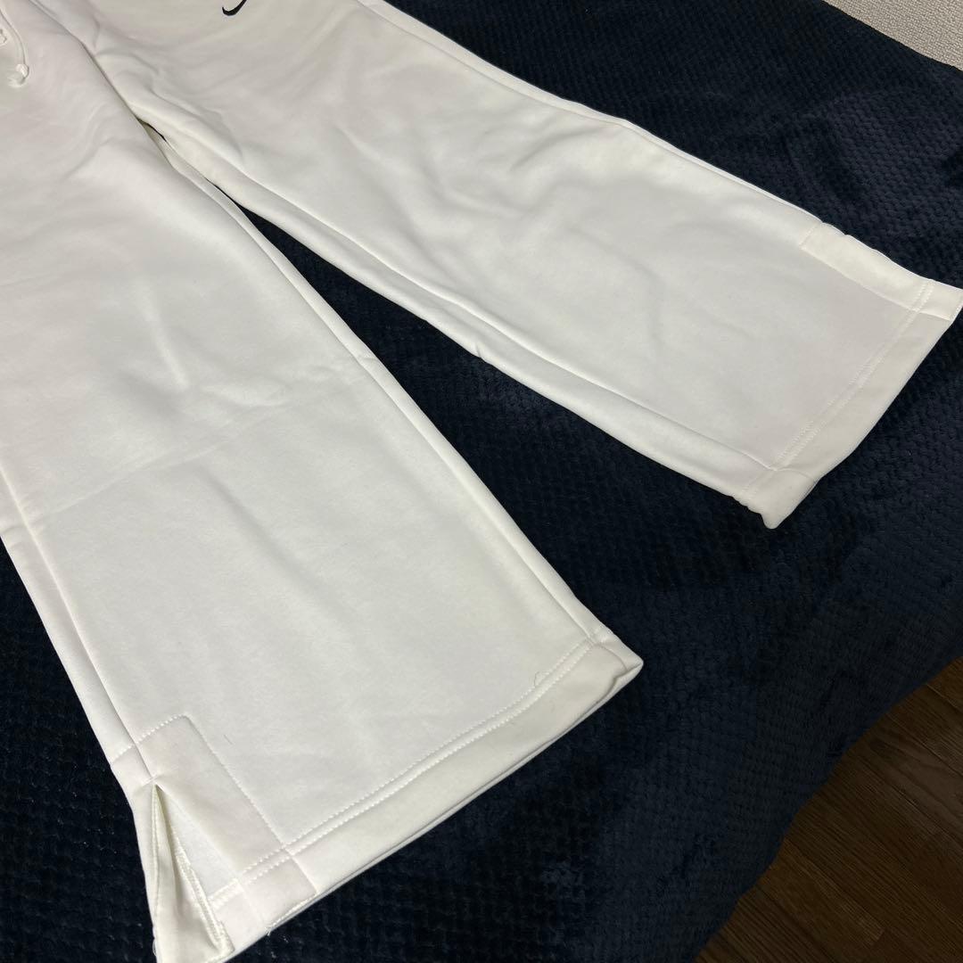 Nike ホワイト　トレーナー　パンツセット　裏起毛