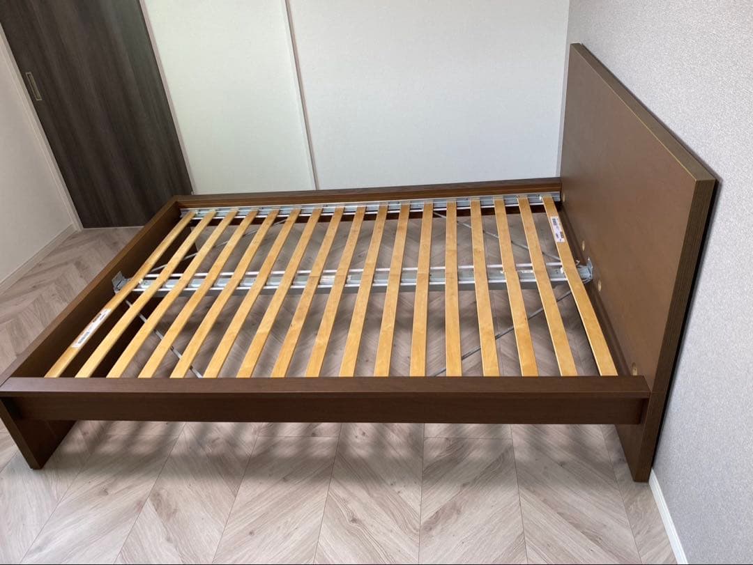 ブラウン IKEA ダブルベッドフレーム 木製