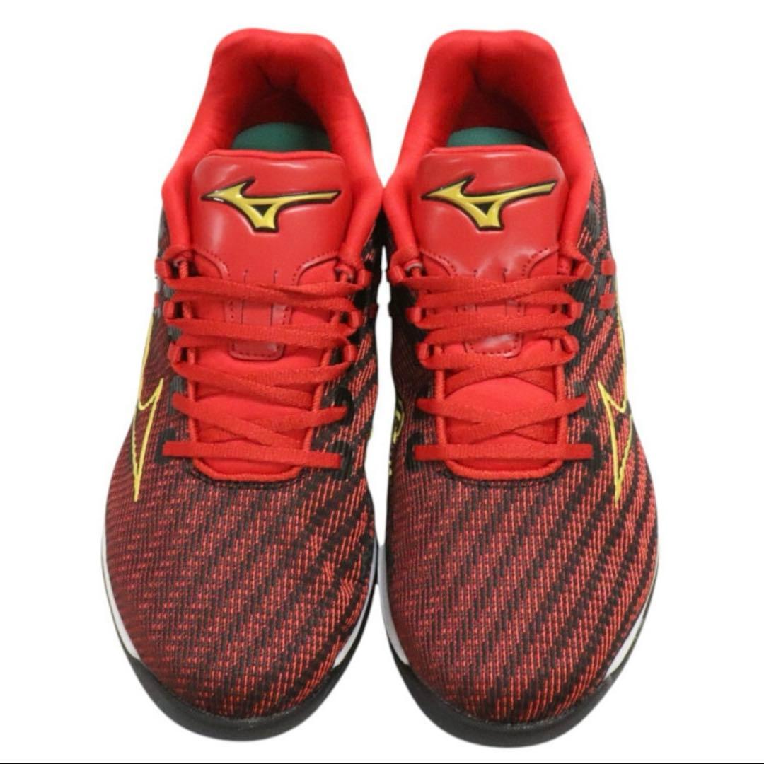 【新品・未使用品】ミズノプロ　トレーニングシューズ レッド×ゴールド 28cm