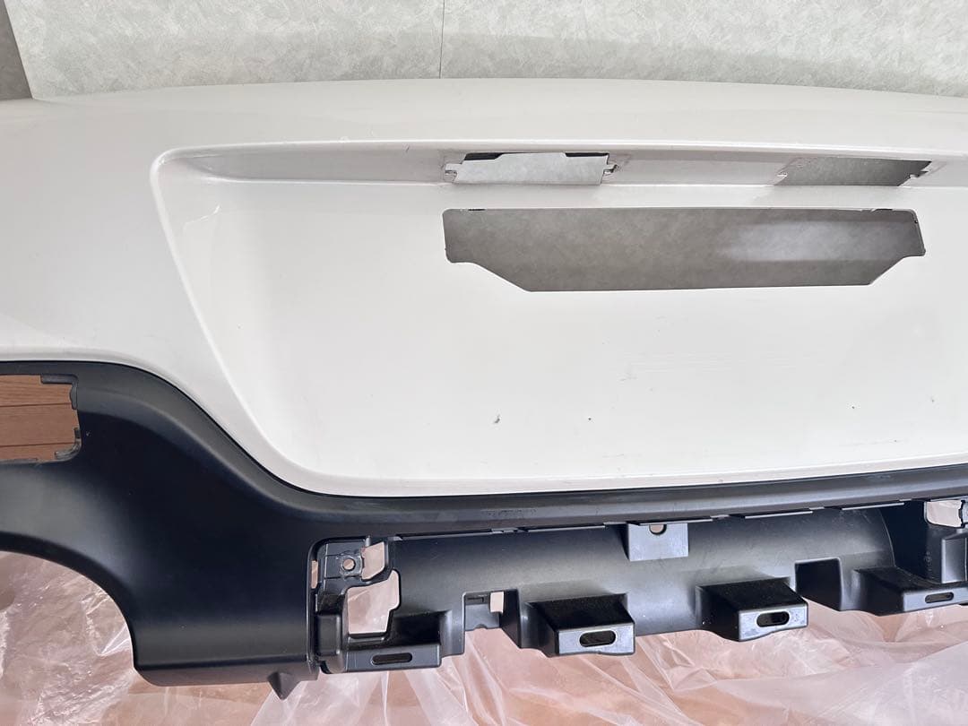 gr86 リアバンパー　ホワイトパール