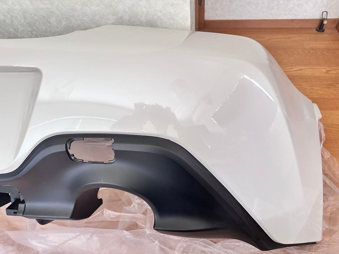 gr86 リアバンパー　ホワイトパール